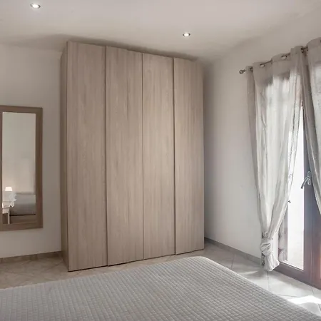 Casa Vacanze Giulia E Elisa * Porto Columbu - Perd'E Sali